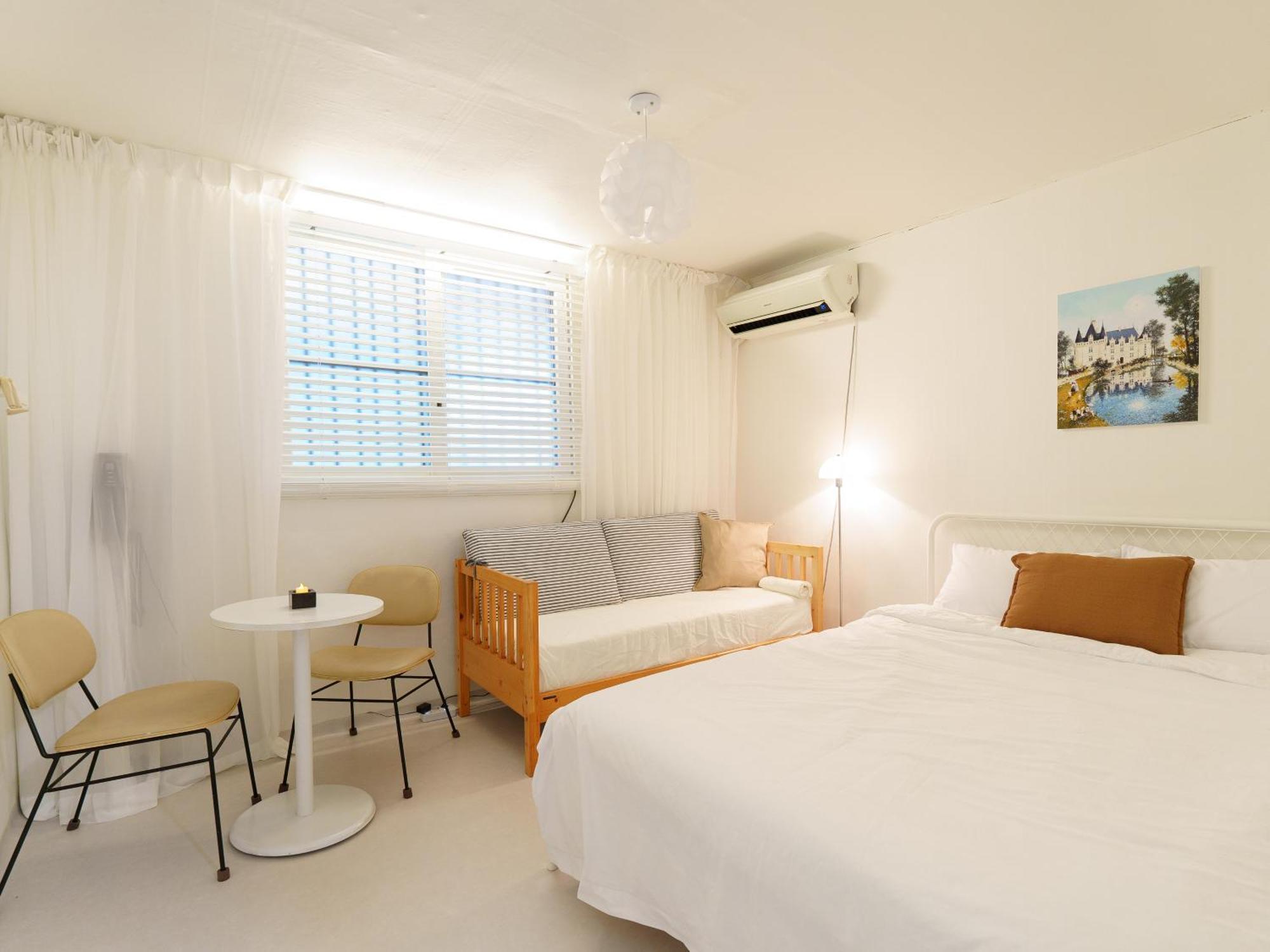 Hongik Stay2 Guest house